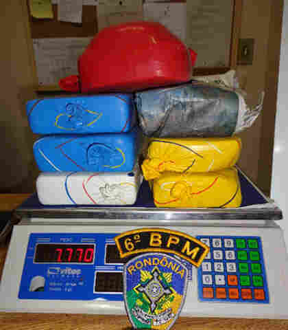 Droga, armas e veículos apreendidos em ação do 6º BPM