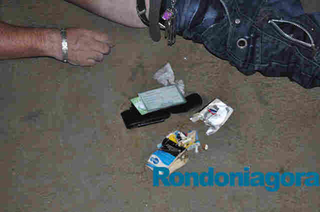 Homem encontrado morto e suspeitos dizem que ele participava de orgia