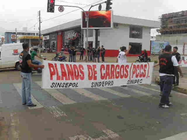 Agentes de Polícia protestam no centro de Vilhena