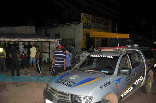 Mulher é morta por casal ao sair de casa de amigos