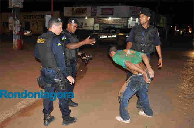 Foragido é preso após cometer roubo na Capital