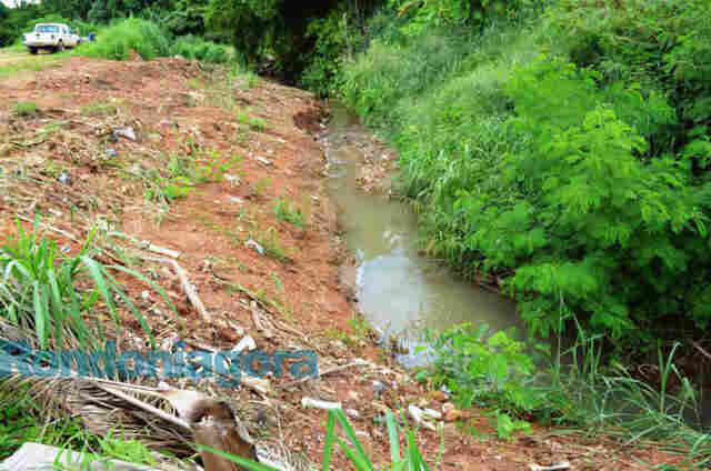 Polícia Militar evita assalto a posto de combustíveis e prende acusado dentro de igarapé; Fotos