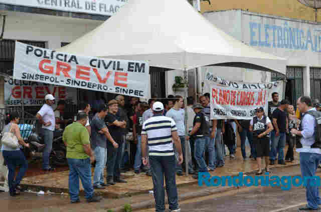 POLICIAIS CIVIS EM GREVE OCUPAM DELEGACIA DE FLAGRANTES EM PORTO VELHO