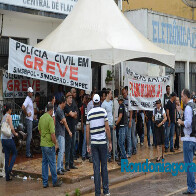 POLICIAIS CIVIS EM GREVE OCUPAM DELEGACIA DE FLAGRANTES EM PORTO VELHO
