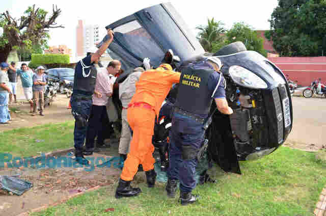 Mais um capotamento em Porto Velho; Fotos