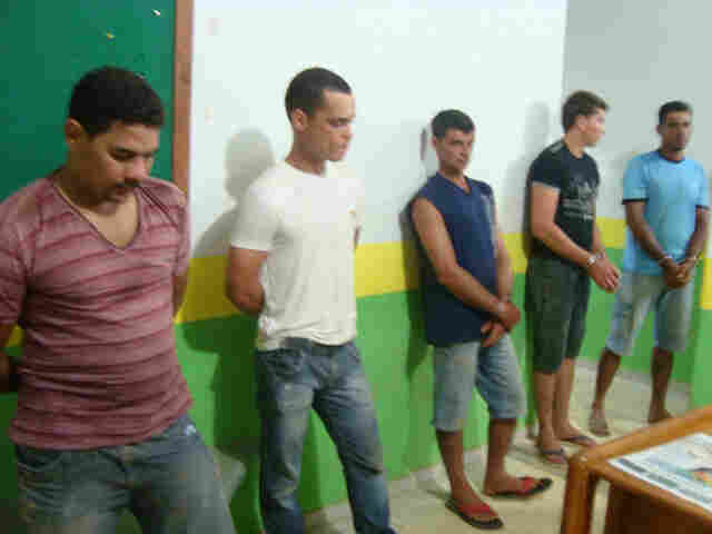 PM PRENDE 21 E MATA DOIS EM AÇÃO CONTRA ASSALTANTES EM BURITIS