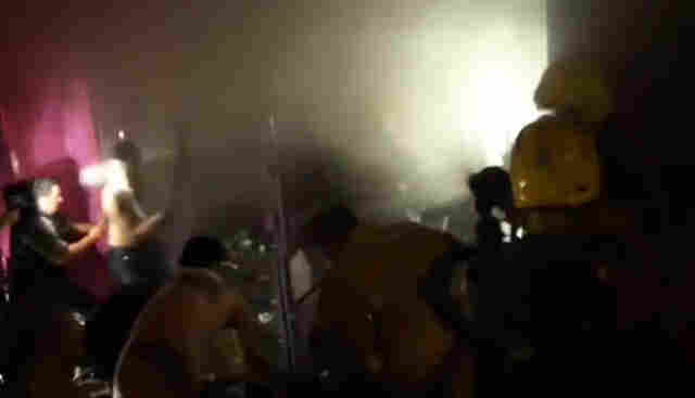 INCÊNDIO EM BOATE CAUSA MORTE DE 231 PESSOAS NO RIO GRANDE DO SUL; Fotos e vídeo