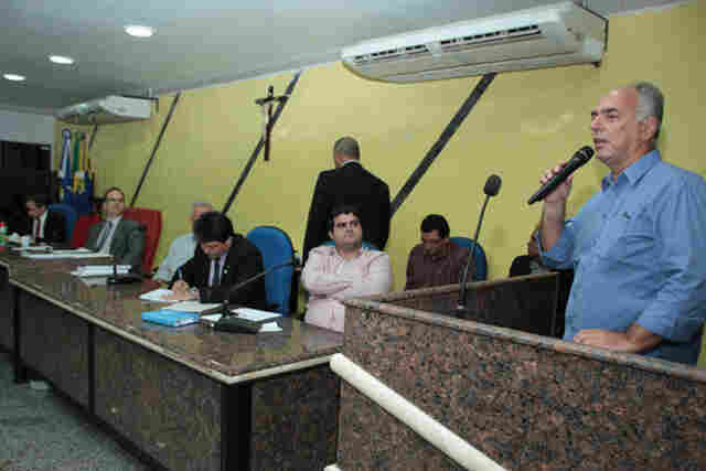 Prefeitura vai buscar mecanismos jurídicos para cancelar contrato da coleta de lixo