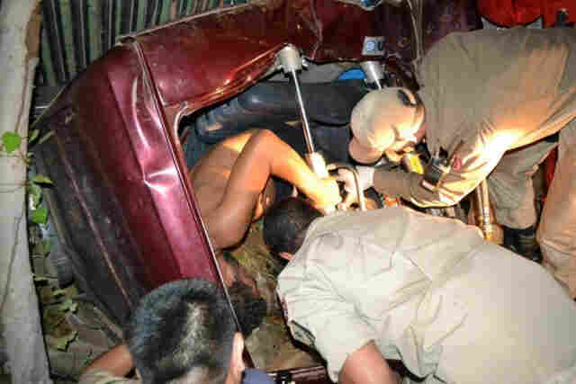 Grave acidente na BR-364 deixa motorista preso nas ferragens