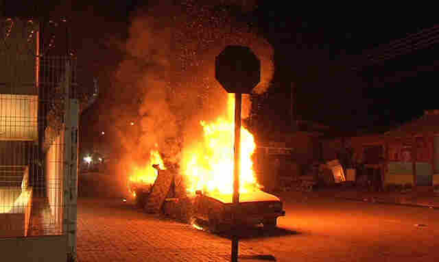 ONDA DE INCÊNDIOS EM VEÍCULOS DURANTE A MADRUGADA NA CAPITAL