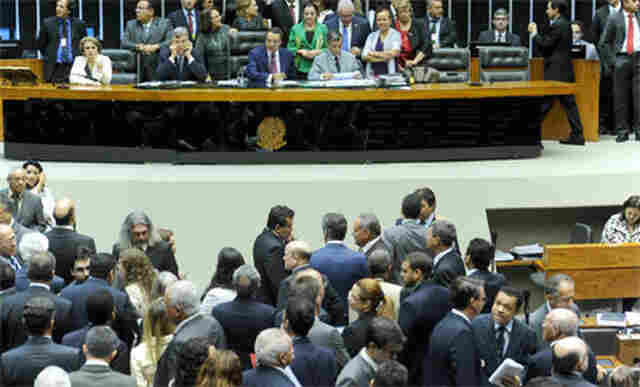 CONFIRA COMO FICARÃO OS SALÁRIOS DOS SERVIDORES QUE OPTAREM PELA TRANSPOSIÇÃO