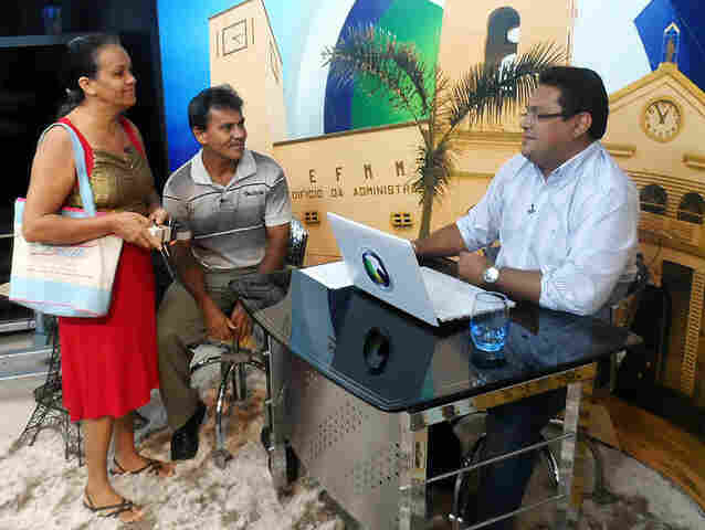 Morador da Zona Leste da Capital ganha joia da promoção Dia da Mulher