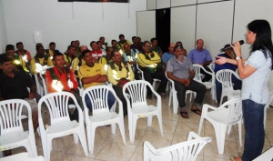 Deputada quer assegurar direitos iguais para taxistas e mototaxistas