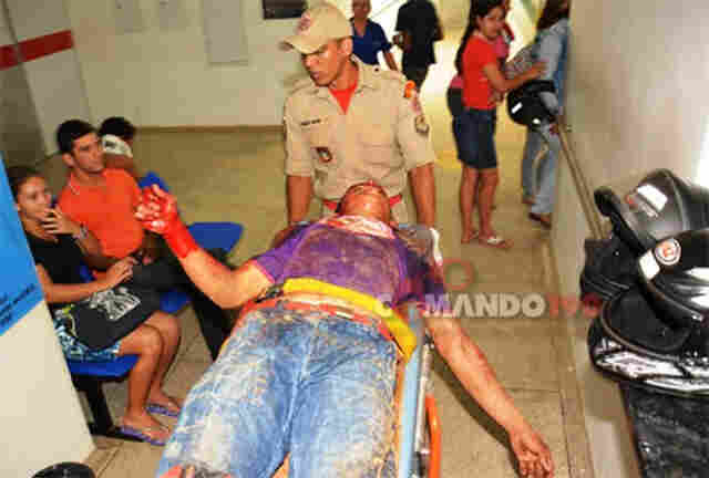 SUSPEITO DE ROUBAR MOTOTAXISTA É AGREDIDO POR POPULARES; Fotos e Video