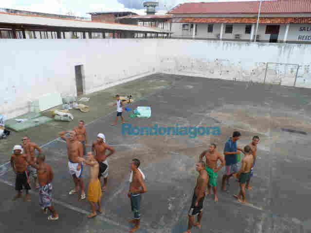 PM leva imprensa ao Urso Branco, que está em aparente tranquilidade