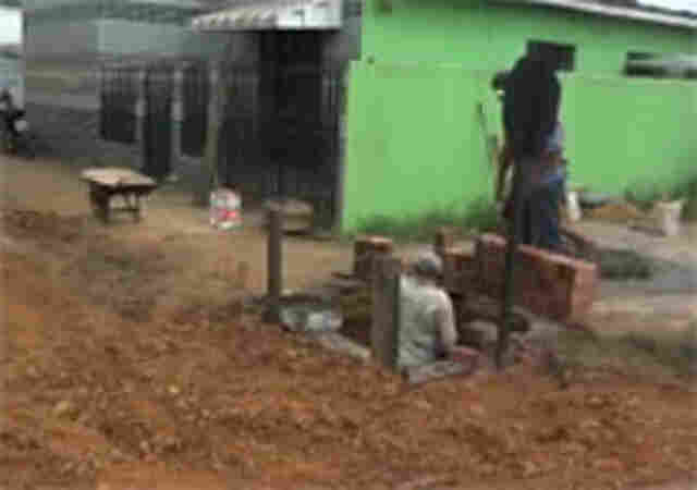 Cidade está abandonada, mas Prefeitura inicia obras em frente à clínica do prefeito Nazif