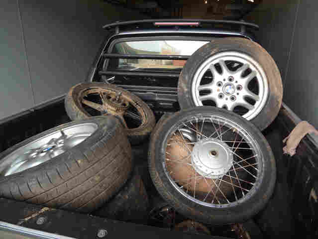 Presos acusados de furto de peças do depósito da Polícia Civil; Fotos