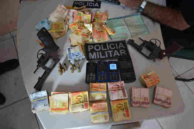 Ladrões de banco são perseguidos e presos após troca de tiros