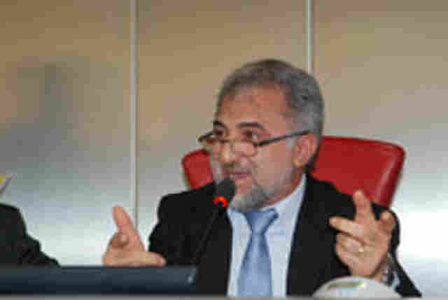 PRESIDENTE DA ASSEMBLEIA PROMULGA LEI QUE ACABA COM REAJUSTE DE TARIFAS NO DETRAN