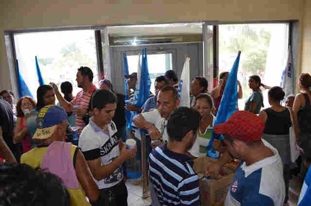 SERVIDORES EM GREVE OCUPAM SEDE DA PREFEITURA DE PORTO VELHO; Vídeo