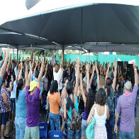 Trabalhadores em educação municipais decidem manter greve