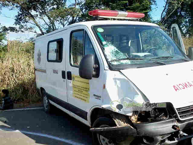 Acidente com ambulância mata motociclista