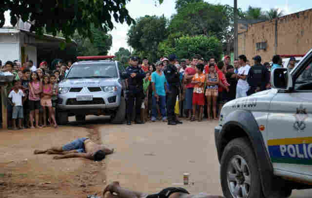 Briga termina com dois mortos; PM diz que matou para revidar