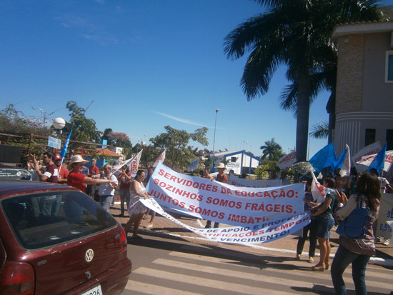 Greve em Ouro Preto: retirada de direitos, excesso de comissionados e postura anti-sindical