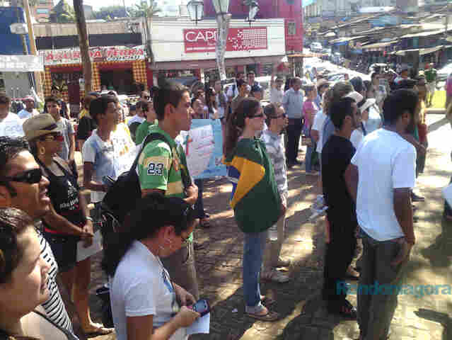Protesto reúne manifestantes em Porto Velho