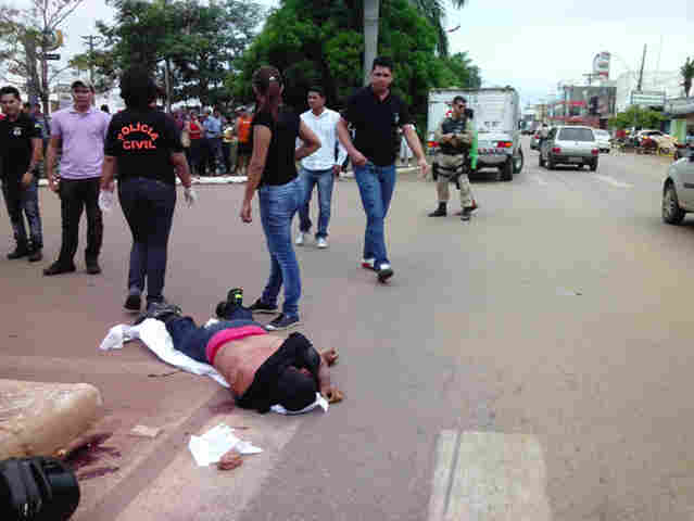 Apenado morre após tiroteio em frente a hotel na Capital