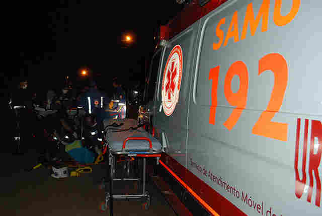 Viatura do Samu é danificada e socorrista agredido por populares