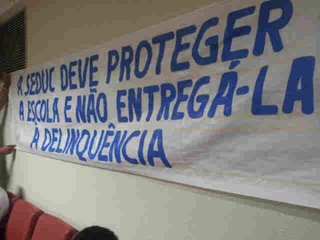Deputados retomam atividades pressionados por trabalhadores