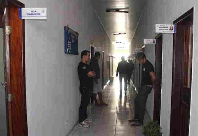 POLÍCIA PRENDE UM E PROCURA TRÊS VEREADORES EM PIMENTA BUENO