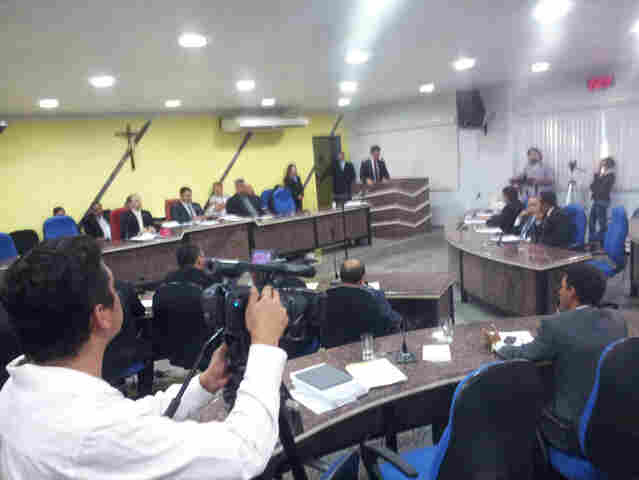 COMISSÃO ACEITA DENÚNCIA CONTRA VEREADORES DA CAPITAL