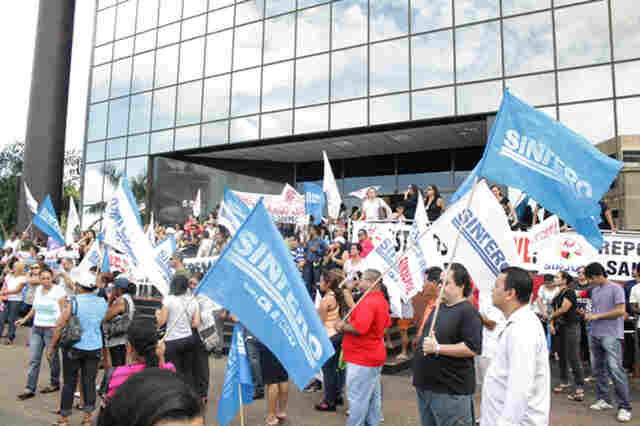 Governo não cumpre acordo com os trabalhadores em educação e aulas podem ser suspensas novamente