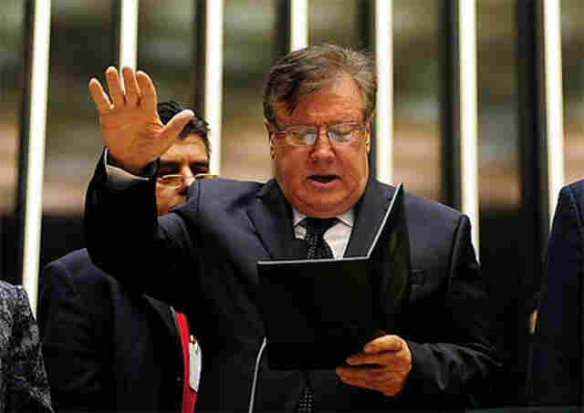 AMIR LANDO ASSUME MANDATO E DIZ QUE LUTARÁ PELA APROVAÇÃO DO VOTO ABERTO NAS CASSAÇÕES