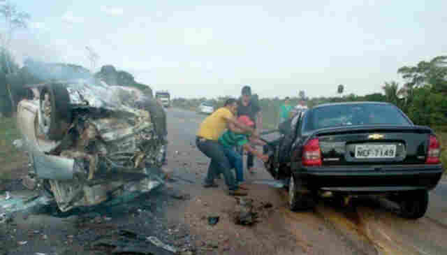 QUATRO MORREM EM GRAVE ACIDENTE NA BR-364
