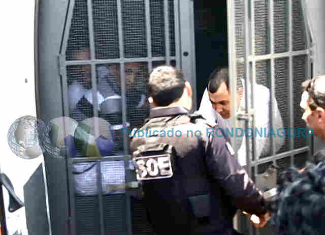 VALTER ARAÚJO PRESO: FORTE ESQUEMA DE SEGURANÇA NA CHEGADA AO IML; EX-DEPUTADO SEGUE AO PANDINHA