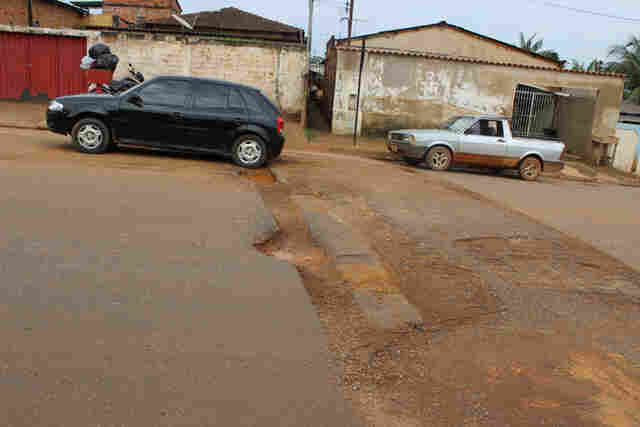 LIGAÇÃO ENTRE FARQUAR E ESTRADA DO BELMONT EM ESTADO CRÍTICO; Fotos