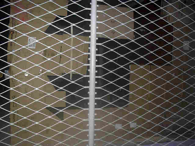 Onda de saques na Avenida Carlos Gomes