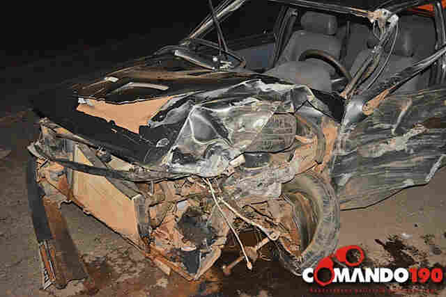 Motorista bêbado entra na contramão e bate de frente com carreta