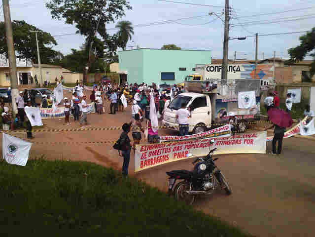 Estrada do Santo Antônio fechada a partir da Sedam