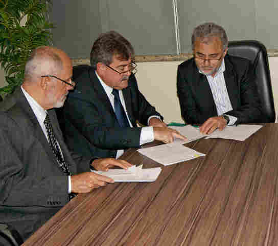 Parlamentares manifestam apoio às reivindicações da Defensoria