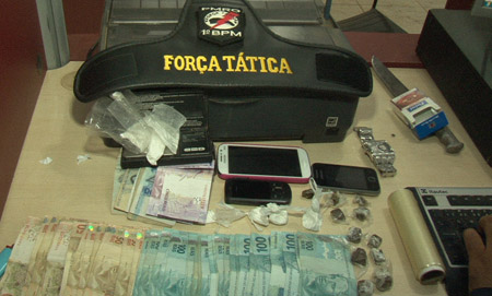 Traficantes são presos e mulher oferece propina a policiais