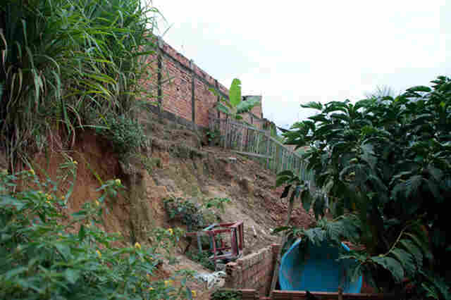 Defesa Civil Municipal interdita parte de conjunto habitacional no bairro São Sebastião