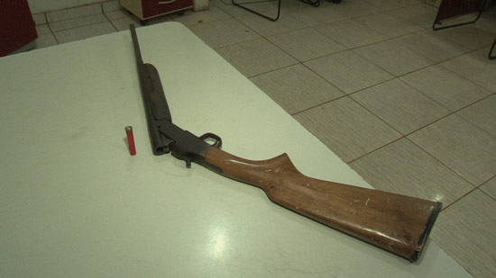 Homem é preso com espingarda na Capital