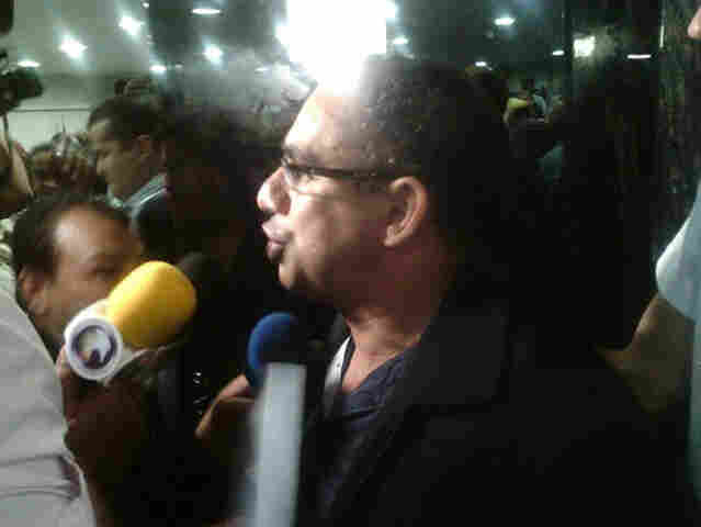 SUPLENTE SE DIZ USADO, ATACA RELATÓRIO E ABANDONA SESSÃO