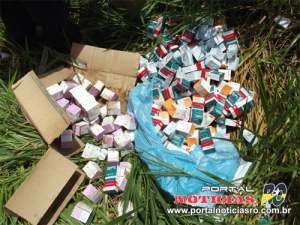 Polícia Militar encontra medicamentos no meio do mato, em Cacoal