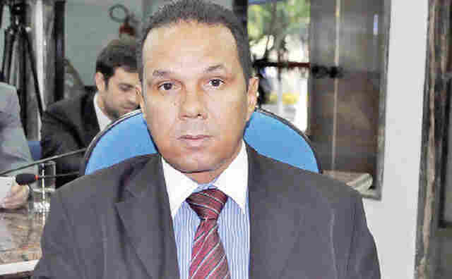 Vereador Bengala descobre armação e vota contra orientação do partido