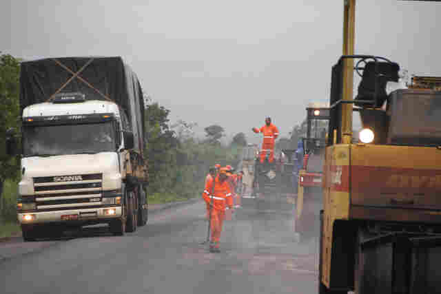 BR-364: Uma restauração cheia de buracos e irregularidades